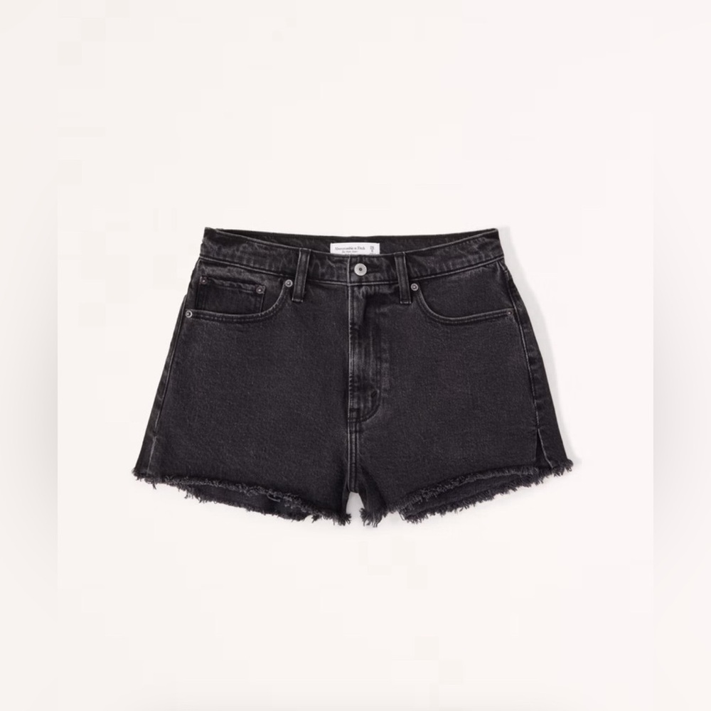 Abercrombie & Fitch The Mom Short High Rise Size 29/8 worn once
